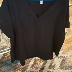 Zenana Outfitters Black V-Neck Blouse